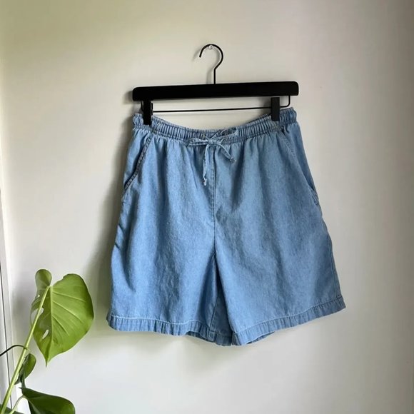 Erika and Co. Pants - Chambray easy shorts